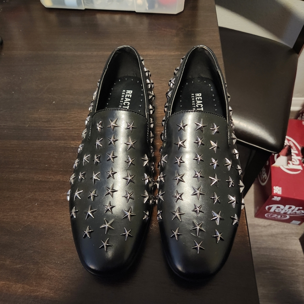 Kenneth Cole Reaction size 7 medium shoes